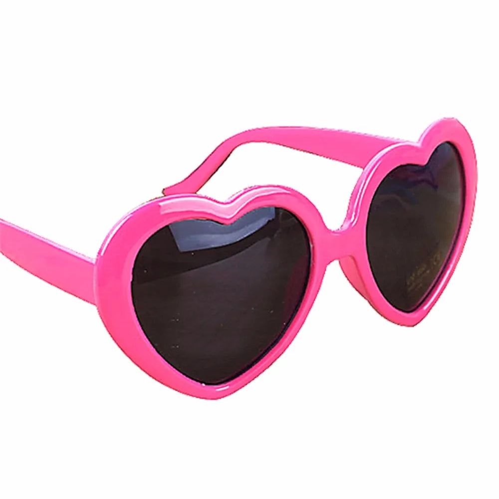 New Vintage Love Sunglass Fashion Heart Shaped Sunglasses Women Summer Cute Sexy Retro Cat Eye Sunglasses Hot Trendy Unisex