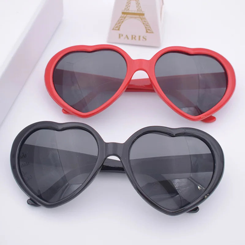 New Vintage Love Sunglass Fashion Heart Shaped Sunglasses Women Summer Cute Sexy Retro Cat Eye Sunglasses Hot Trendy Unisex